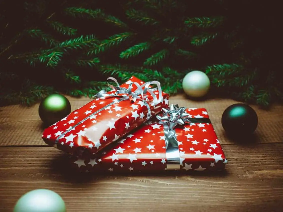 Avoiding conspicuous consumption at christmas
