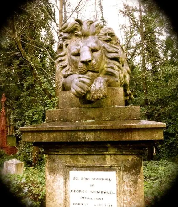 A Guided Tour of Highgate Cemetery in North London