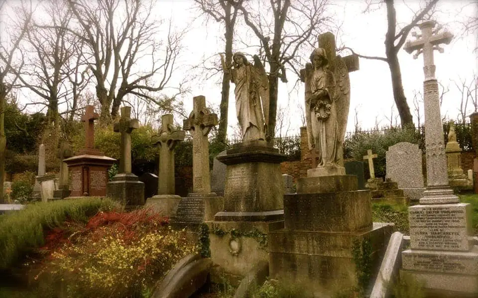 A Guided Tour of Highgate Cemetery in North London