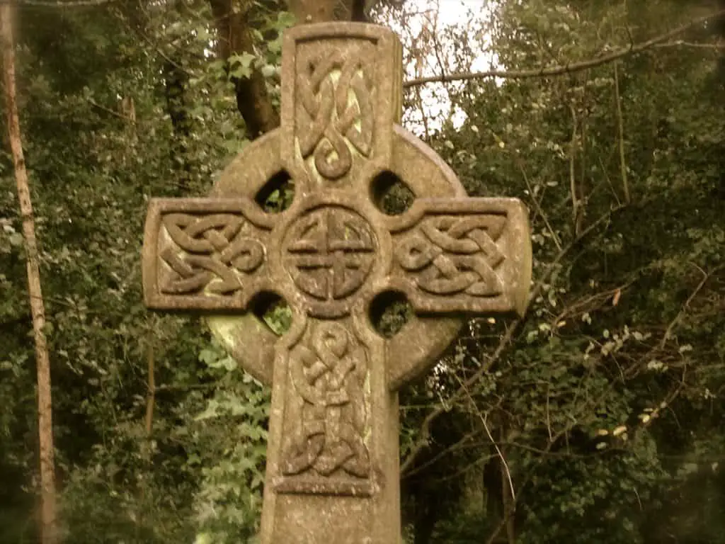 A Guided Tour of Highgate Cemetery in North London