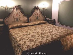 Classic Elegance at the 4 Star Hotel Giorgione Venice Italy