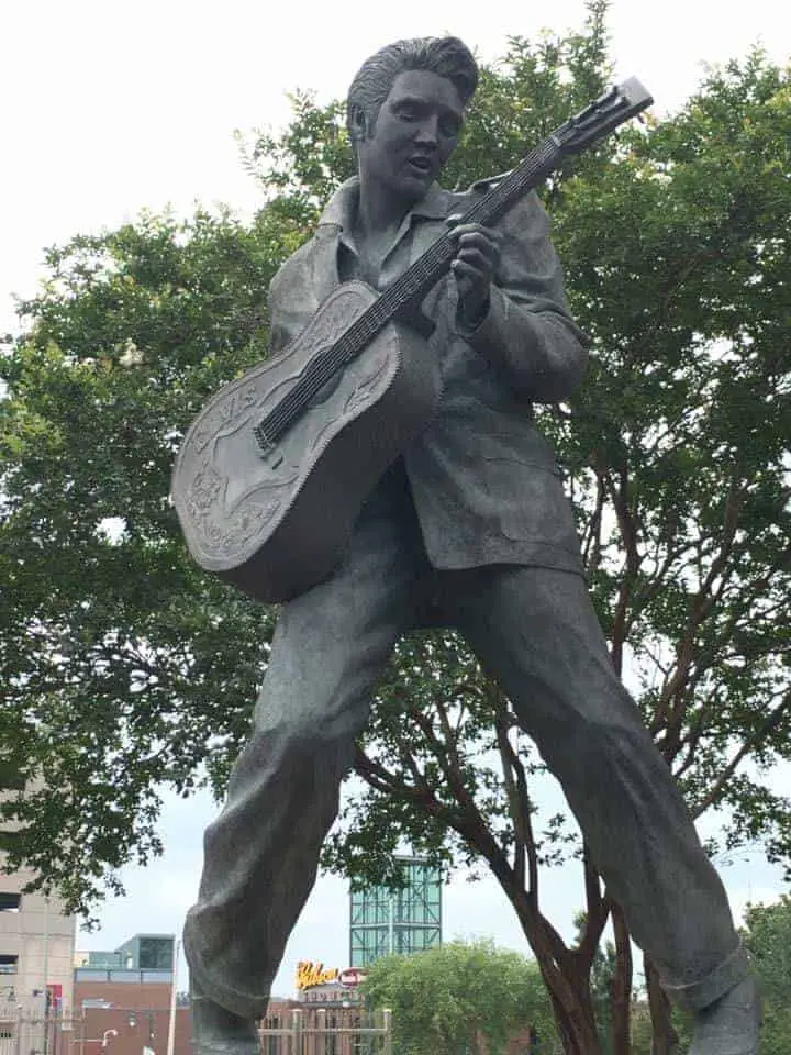 Elvis Statue in Memphis Tennessee