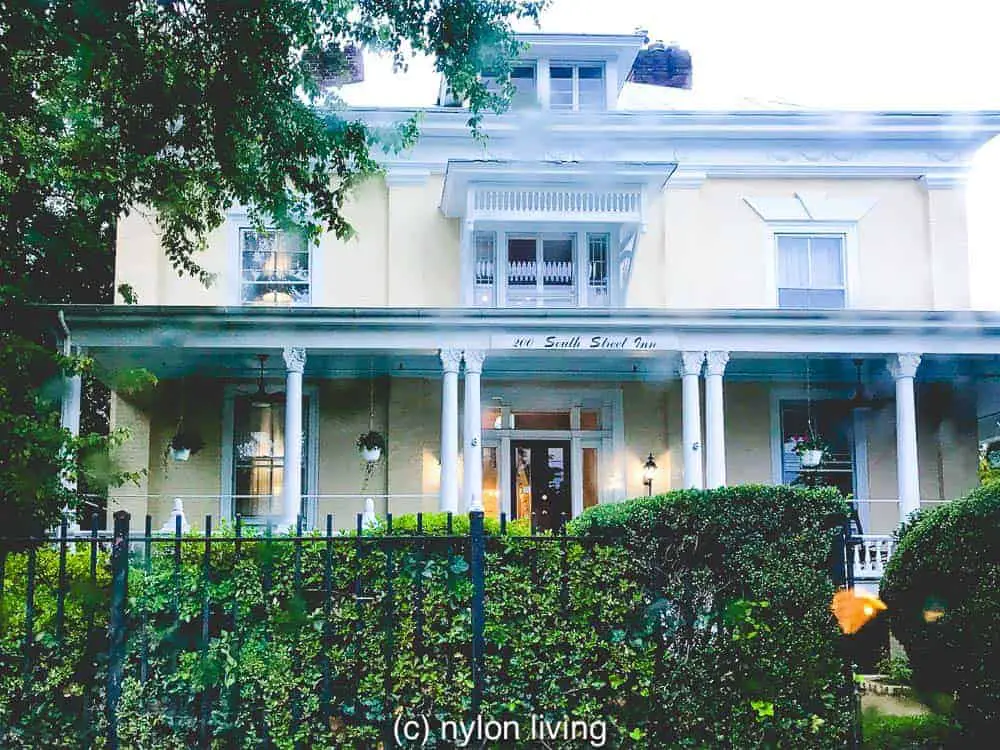 200 South Street Inn, a Charlottesville bed and breakfast downtown