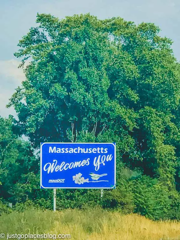 A sign welcoming visitors to Massachusetts