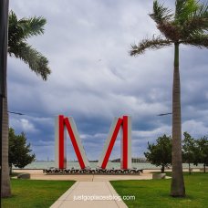 Statute of the letter M made with dominos in Miami